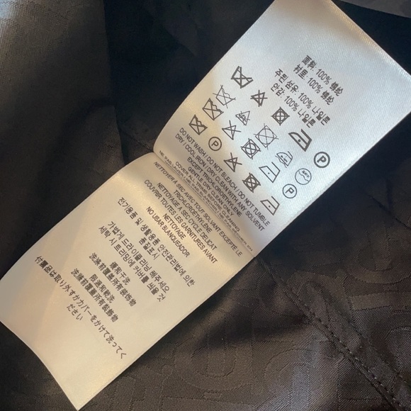 NWT black Burberry trench in subtle and sophisticated TB print - Picture 13 of 15